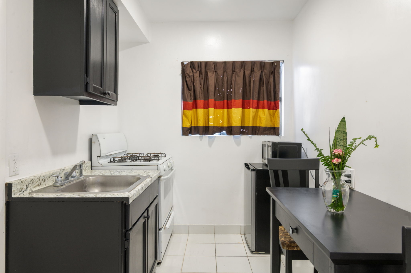 One Bedroom Apartment