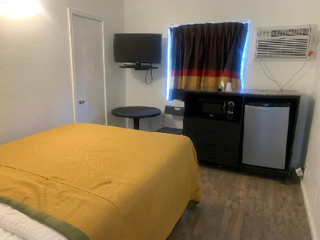 Economy Quadruple Room